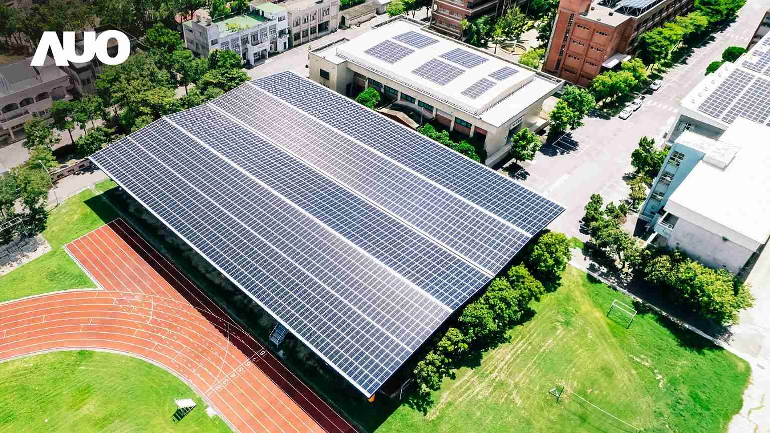 彩神vllSunSteel光电整合型浪板具备快速安装、、、轻量化优势,,,可提升15%发电效能,,通过国际IEC与台湾VPC认证安全、、、防漏、、耐候标准